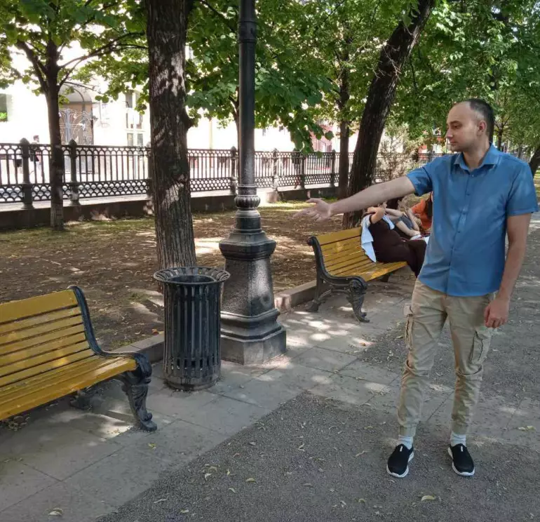 айтишник с не умной урной в Москве