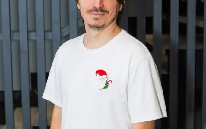 MV1A3385 resized 683x1024 1